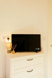 Modern 4 Bed Apartment - Cardiff City Centre - Free Parking - Cardiff - 2