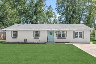 Southeast Family Escape - Cozy 3 Bedroom Home Near Downtown Bentonville - Bentonville - 0