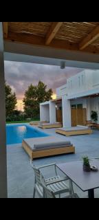 Blue Summer Luxury Suites - Kourouta - 4