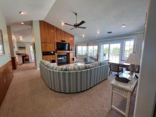 Ships Watch! 6 Bed, Beach, Pool, Sound Sunset View - Kitty Hawk Beach - 0