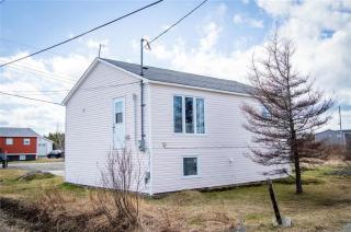 Peaceful 2 Bedroom Cottage - Musgrave Harbour - 4