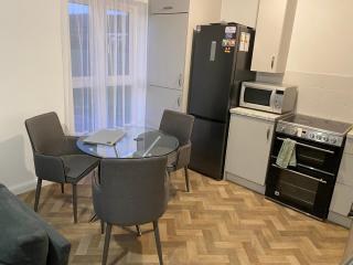 Entire Top Floor Apartment in Kent - - 7