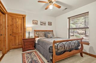 Evergreen Chalet Forest Escape Grill AC Family - 8