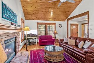 Evergreen Chalet Forest Escape Grill AC Family - 6