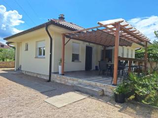 Holiday home Laura - 9