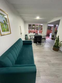 Hermosa Casa vía al nevado, termales del otoño, cerca al bosque complejo deportivo y clínica, sector san Marcel - Manizales - 0