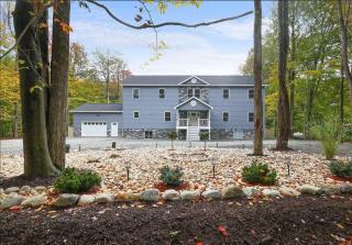 The Poconest - Luxurious Mountain Mansion - Long Pond - 0