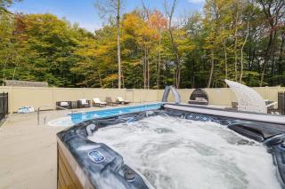 The Poconest - Luxurious Mountain Mansion - Long Pond - 6