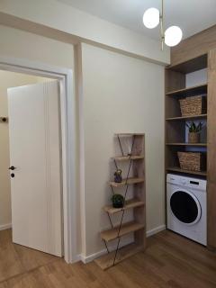 Cityline Apartment - Steps from Station & Center - Durazzo - 9