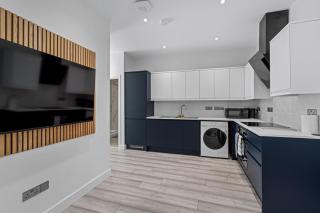 Serene Haven - 2 min from Station - Free Parking - Courtyard - 6