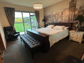 McSaveneys Retreat - Christchurch - 0