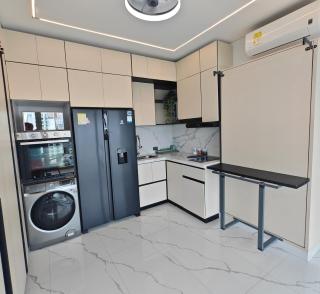 Luxurious VIP waterfront suite with pool - 5