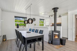 Nice Home In Ebeltoft With 4 Bedrooms, Swimming Pool And Wifi - Ebeltoft - 3