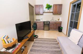 Apartment with Complimentary ride to Airport, Ladyville -BELIZE CITY - 6