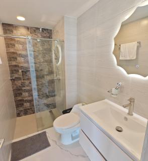 Luxurious VIP waterfront suite with pool - 7