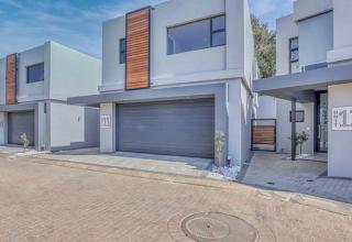 Prime 3 Bedroom Bryanston Townhouse in Secure Estate - 4