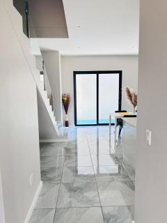 Prime Bryanston Townhouse in Secure Estate - Joanesburgo - 3