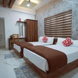 Athira Holidays Inn - 7