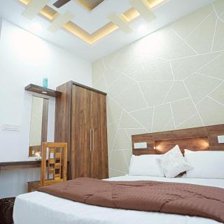 Athira Holidays Inn - 5