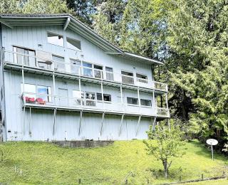 Waterfront Escape - Dock, Hot Tub, Theater - Grapeview - 3