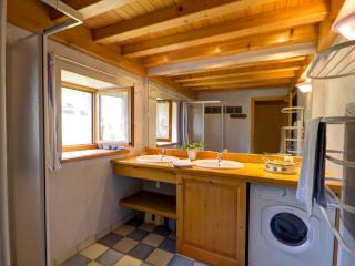 Gîte familial en pierre avec jardin, près des chemins de randonnée et forêts, idéal détente et nature - FR-1-496-1 - Marols - 2