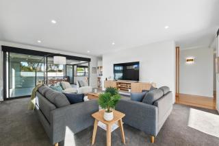 Beautiful Balook - 3 Bedroom Beach House - Lauderdale - 0