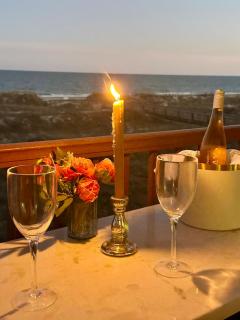 Front Row Oceanfront - 1 Min to Beach - Romantic Balcony with Sunrises! - Hilton Head Island - 3