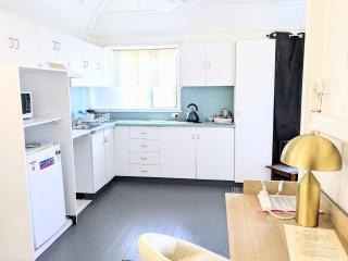 Spacious Townsville City Apartment - 9