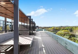 Spacious 2 Bed Room Split Level Apartment - - 6