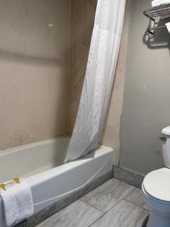 Days Inn by Wyndham Ontario Airport - Ontario - 2