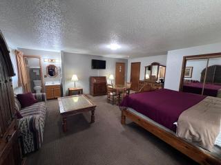 Regency Inn - Dodge City - 9