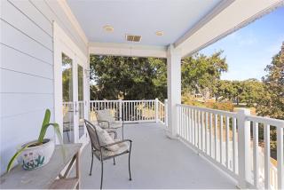 Luxury Beachside Haven with Pool and Elevator - Long Beach - 2