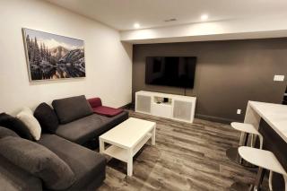 Luxury Private Suite with own entrance, private bath - Toronto - 9