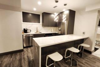 Luxury Private Suite with own entrance, private bath - Toronto - 6