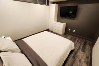 Luxury Private Suite with own entrance, private bath - Toronto - 2