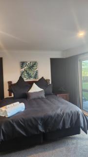 Mountain view home and studio - Rotorua - 8