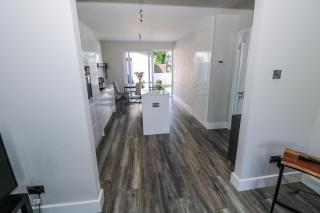 Waterview House - Newport - 3