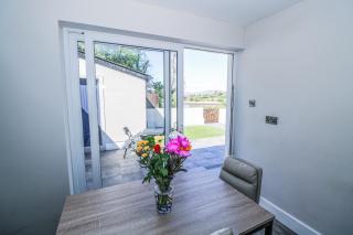 Waterview House - Newport - 1