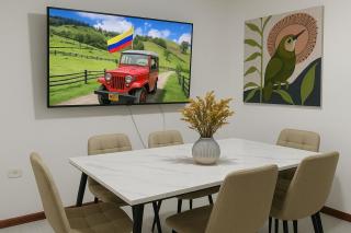 Amplia y cómoda 4 hab 6 camas doble parqueo - 4