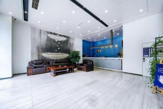 IU Hotel Chengdu Jianyang Xiongzhou Plaza - Ziyang - 0
