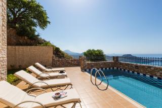 Anastasia Villa, Libyan SeaViews with Heated Pool, By ThinkVilla - Sellía - 9