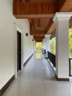 Nam Ou Riverside Resort - 4