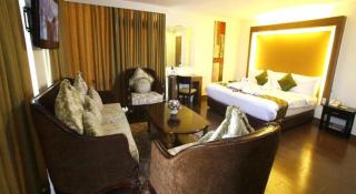 The Ritz Hotel at Garden Oases - Davao - 9