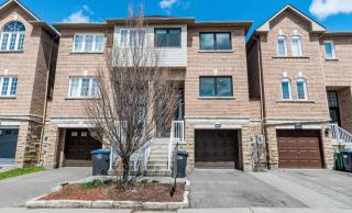 Beautiful Studio with Patio in Mississauga - 1