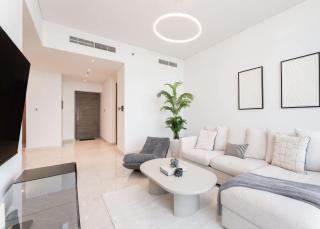 Free housekeeping visits during your stay - StayShort - Stunning Sea View Escape at Anwa by Omniyat - 2