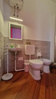 Camera con bagno privato in piazza Galilei - Cagliari - 4