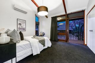 River View Home - Hamilton - 4
