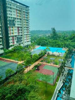 Elegant Pool View Condo With Family Comfort and Full Amenities - Petaling Jaya - 2