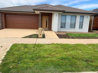 House in Clyde North - Clyde North - 0