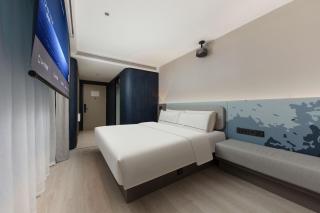 Atour Light Hotel Hangzhou West Lake Lakeside Qinghefang - Hangzhou - 5